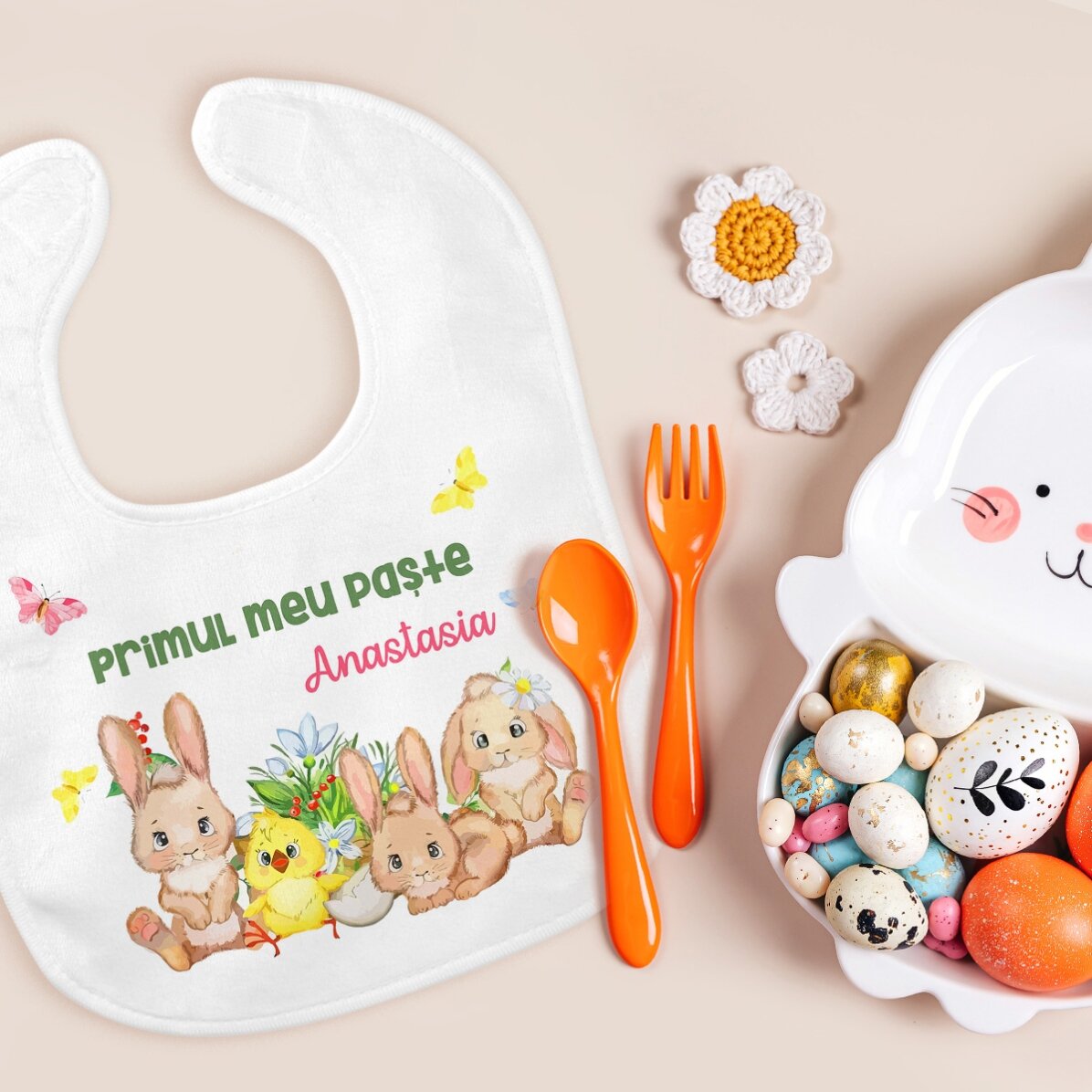 Babero personalizado con texto: «Primera Pascua»