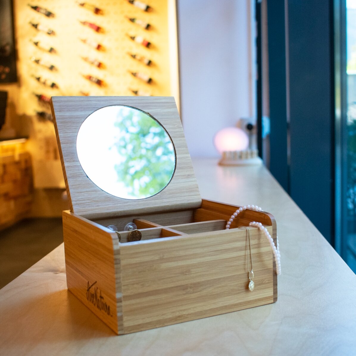 Caja de joyas de madera con organizador y espejo - avenatura