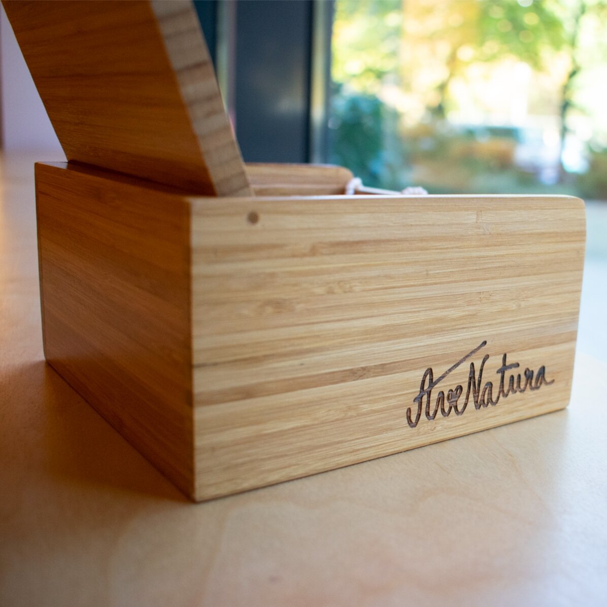 Caja de joyas de madera con organizador y espejo - avenatura