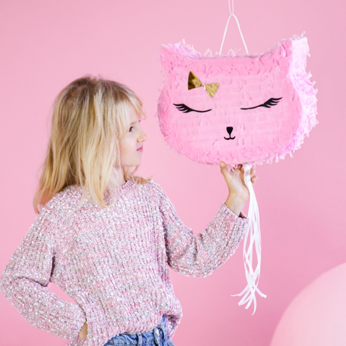 Decoración: piñata de gato