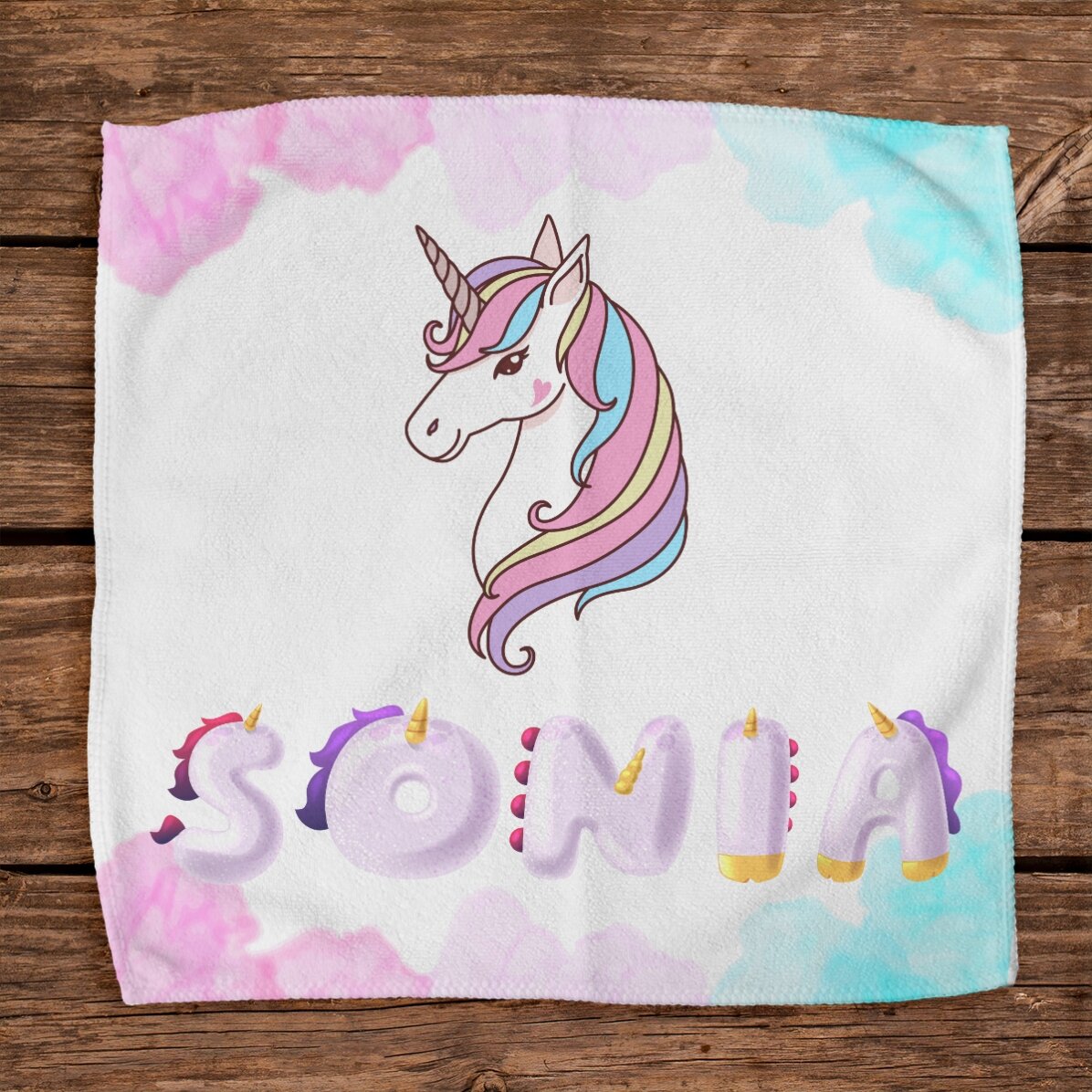 Toalla personalizada con nombre - Unicornio