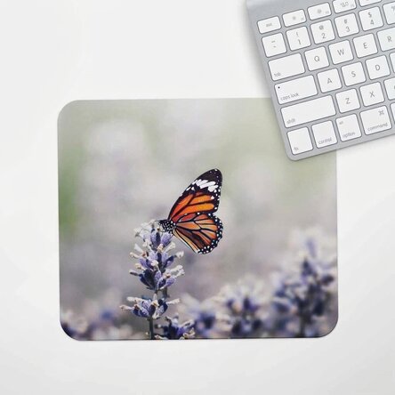 Alfombrilla de ratón personalizada con una mariposa