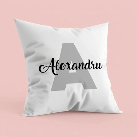 Cojín personalizado con texto: inicial