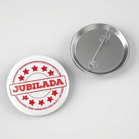 Chapa personalizada con texto: «Funcionario jubilado»
