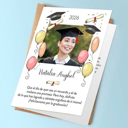 Tarjeta de felicitación personalizada con una foto y un texto - Graduación