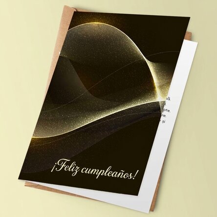 Tarjeta de felicitación personalizada con texto: ¡Feliz cumpleaños!