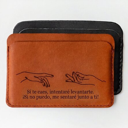 Cartera de piel personalizada con mensaje: «Si te caes...»