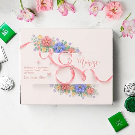 Caja de bombones personalizada con un mensaje para mamá - 8 de marzo