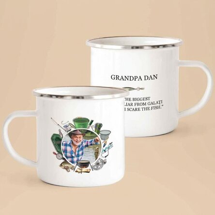 Taza metálica esmaltada con una foto y un mensaje para los pescadores