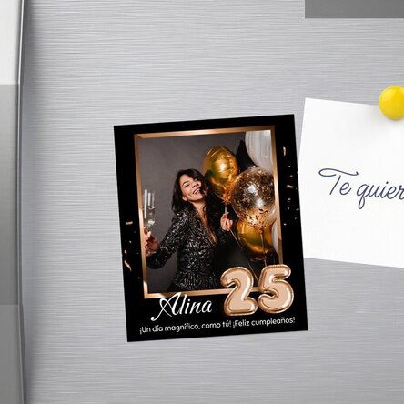 Imán de 10 x 12 cm personalizado con una foto y un número: ¡Feliz cumpleaños!