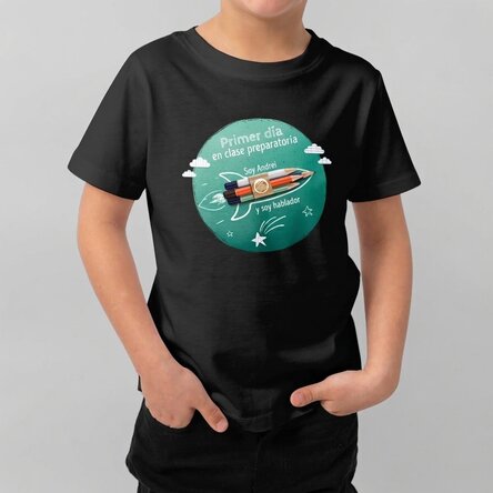 Camiseta de algodón para niños personalizada con texto: «El primer día en infantil»