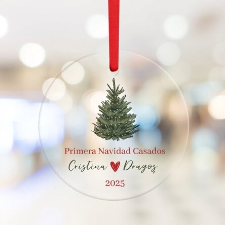 Adorno redondo personalizado con mensaje: «Primera Navidad como casados»