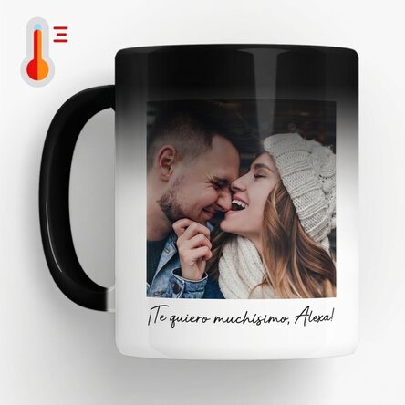 Taza termosensible personalizada con una foto, un mensaje y un código QR