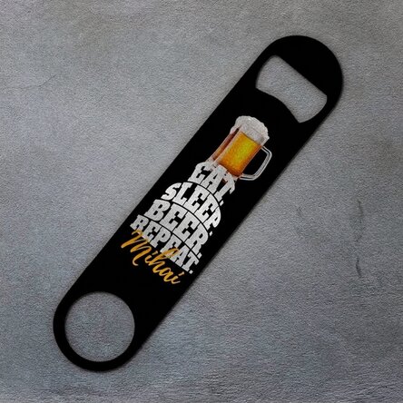 Abridor de cerveza personalizado con el texto «Eat. Sleep. Beer. Repeat»