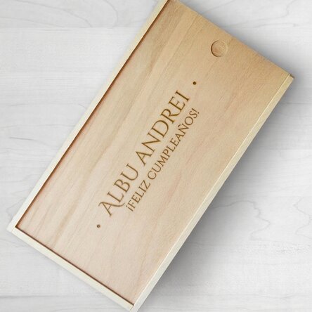 Caja de regalo personalizada de madera con nombre y texto