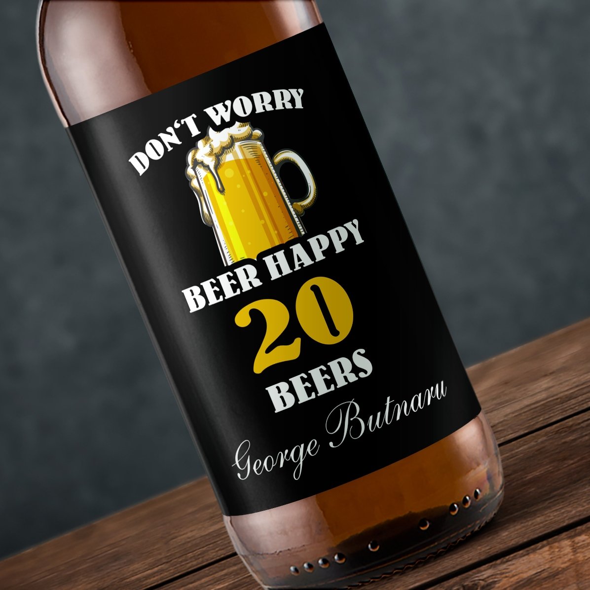 Cerveza personalizada con texto: «¡Beer happy!»