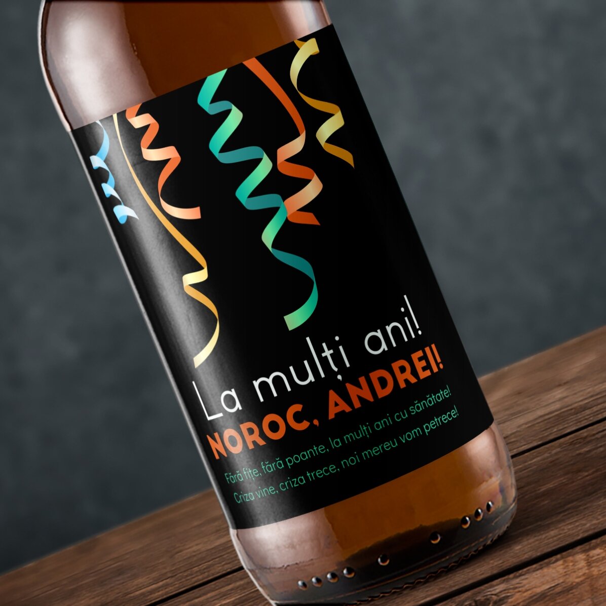 Cerveza personalizada con texto: «¡Salud!»