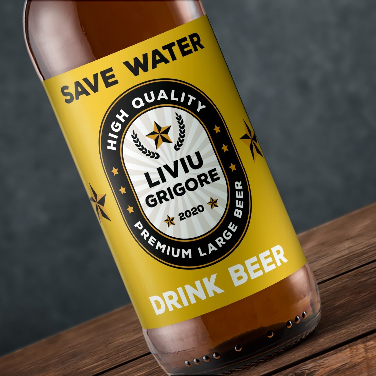 Cerveza personalizada con texto: «Save water, drink beer»