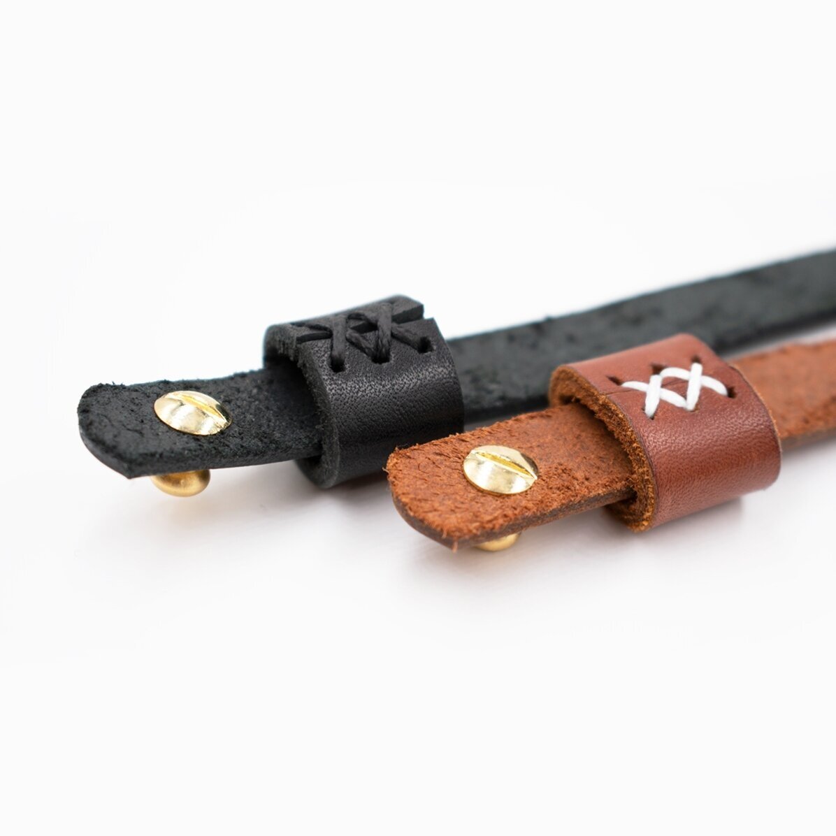 Pulsera de piel personalizada con mensaje - Propiedad de la Sra.
