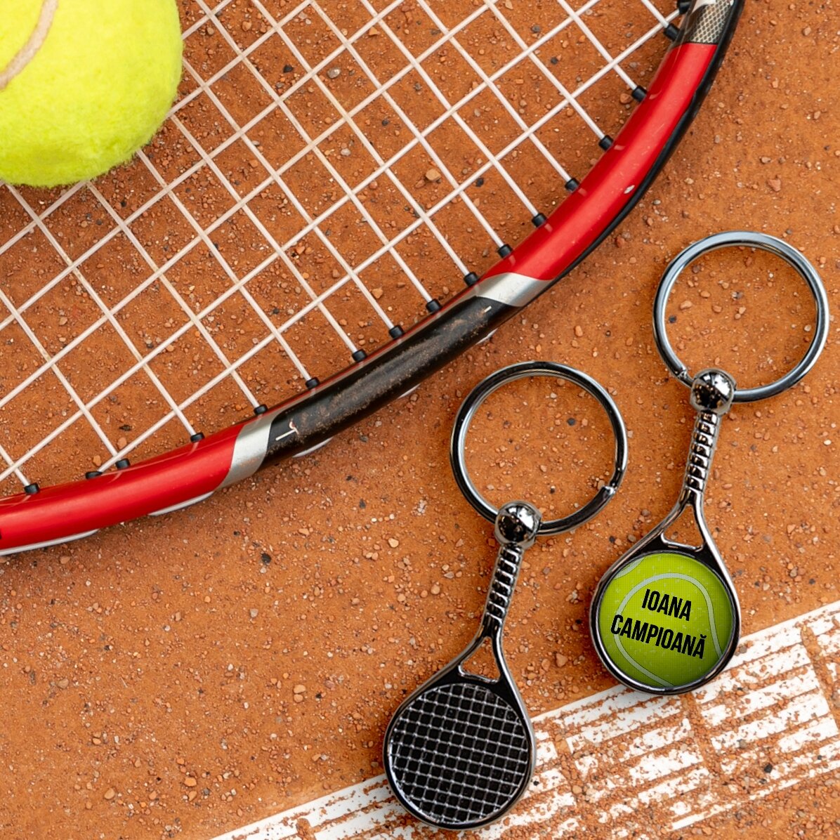 Llavero con forma de raqueta de tenis personalizado con el texto «Campeón»