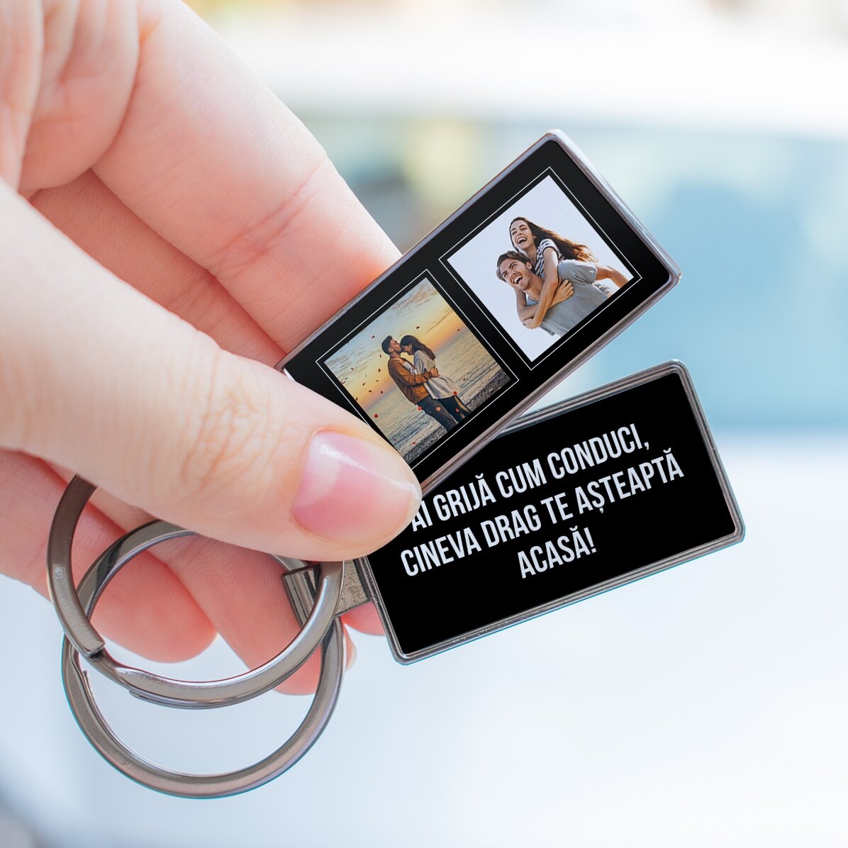 Llavero personalizado con dos fotos cuadradas y texto