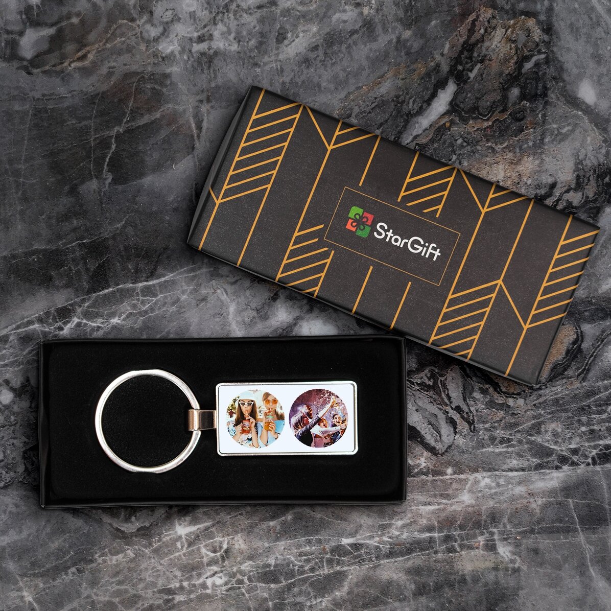 Llavero personalizado con dos fotos y un texto