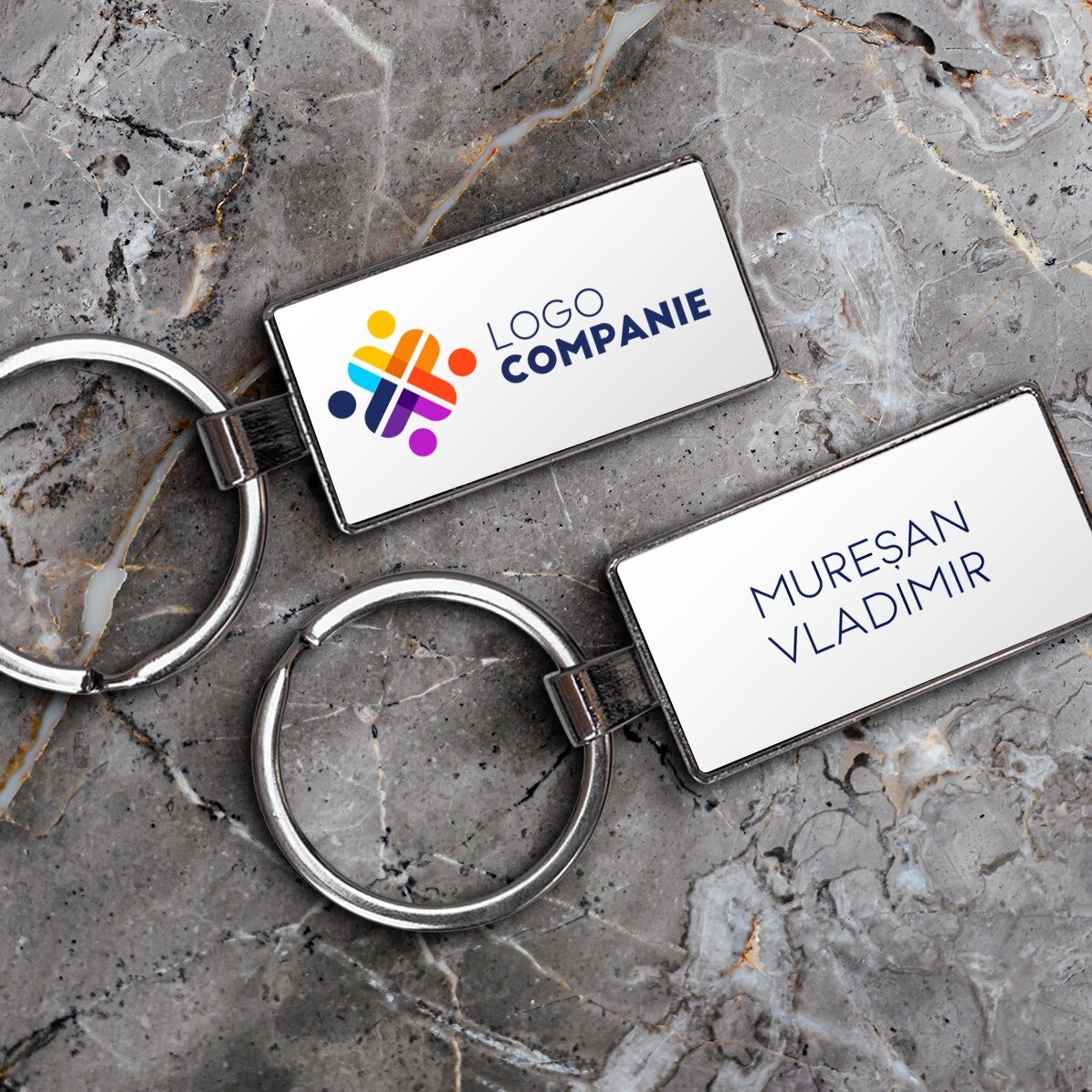 Llavero personalizado con logotipo y nombre