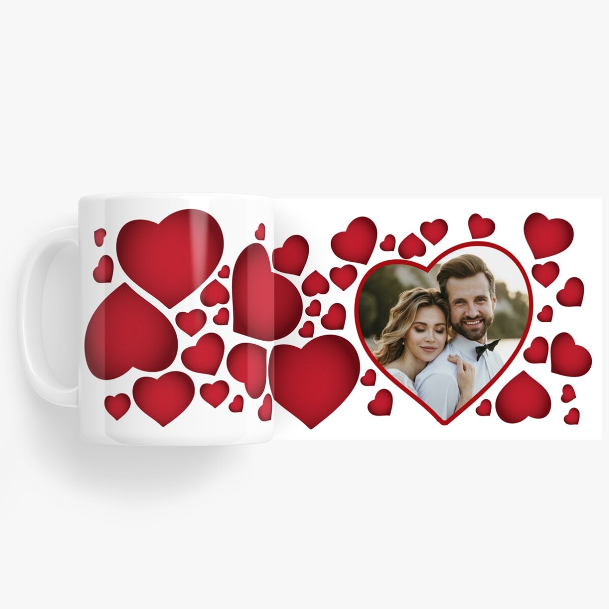 Taza personalizada con corazoncitos y una foto