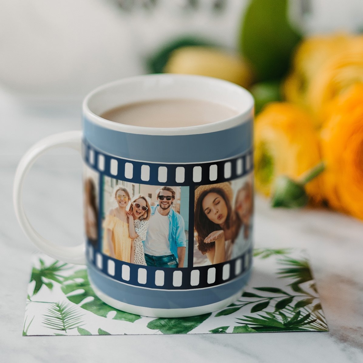 Taza personalizada con 4 fotos en un rollo de película