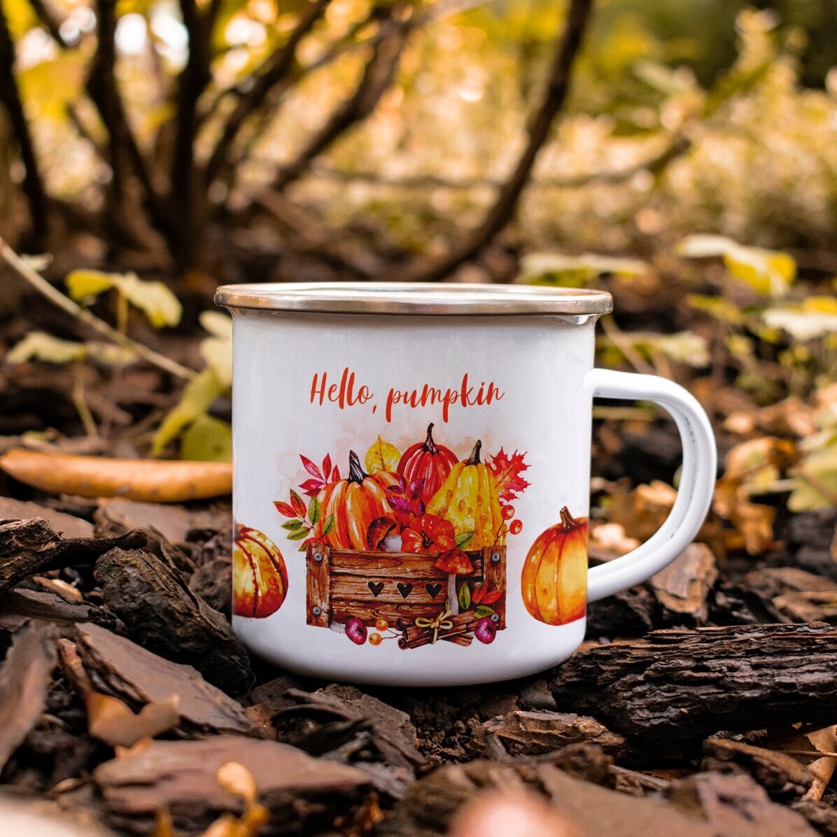 Taza metálica esmaltada con la inscripción «Hello, pumpkin»