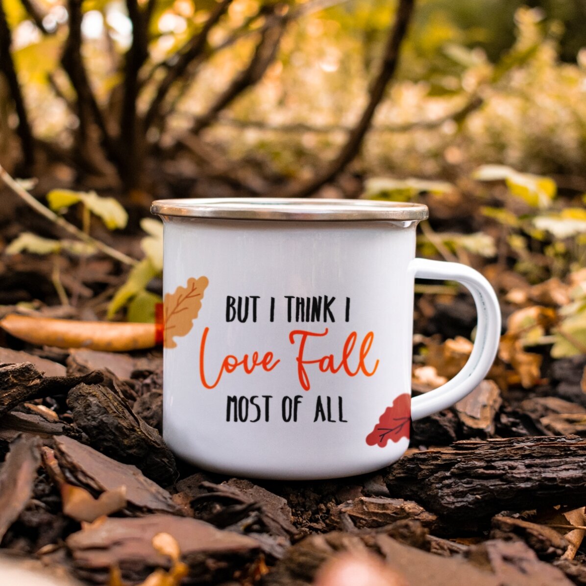 Taza metálica esmaltada con la inscripción «I love fall»