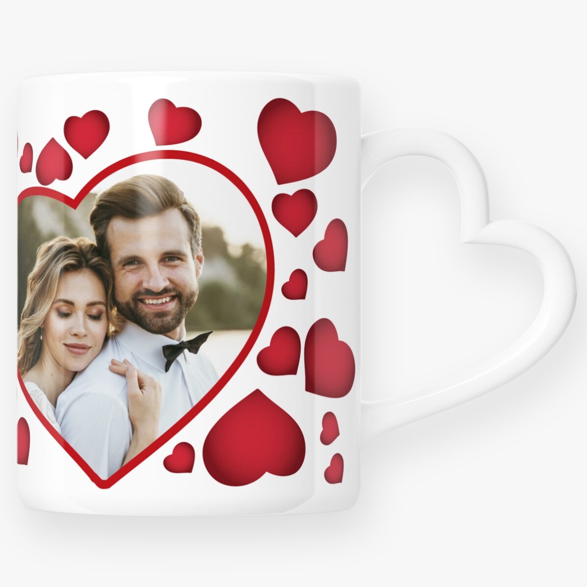 Taza personalizada con corazoncitos y una foto: modelo con asa en forma de corazón