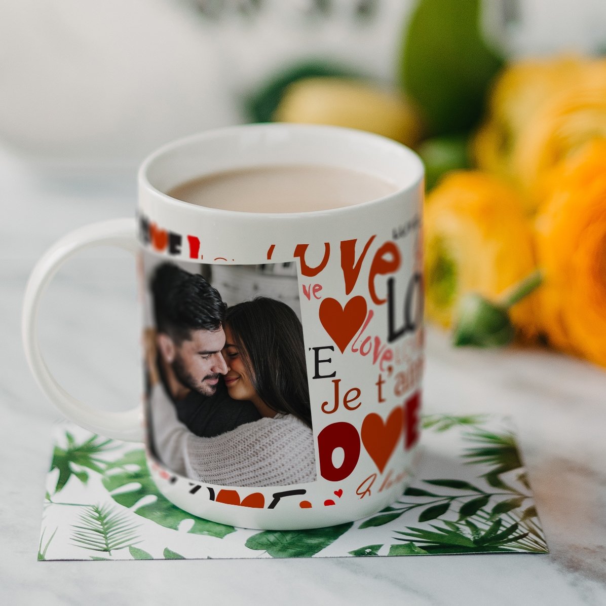 Taza personalizada con la palabra «Love» y una foto