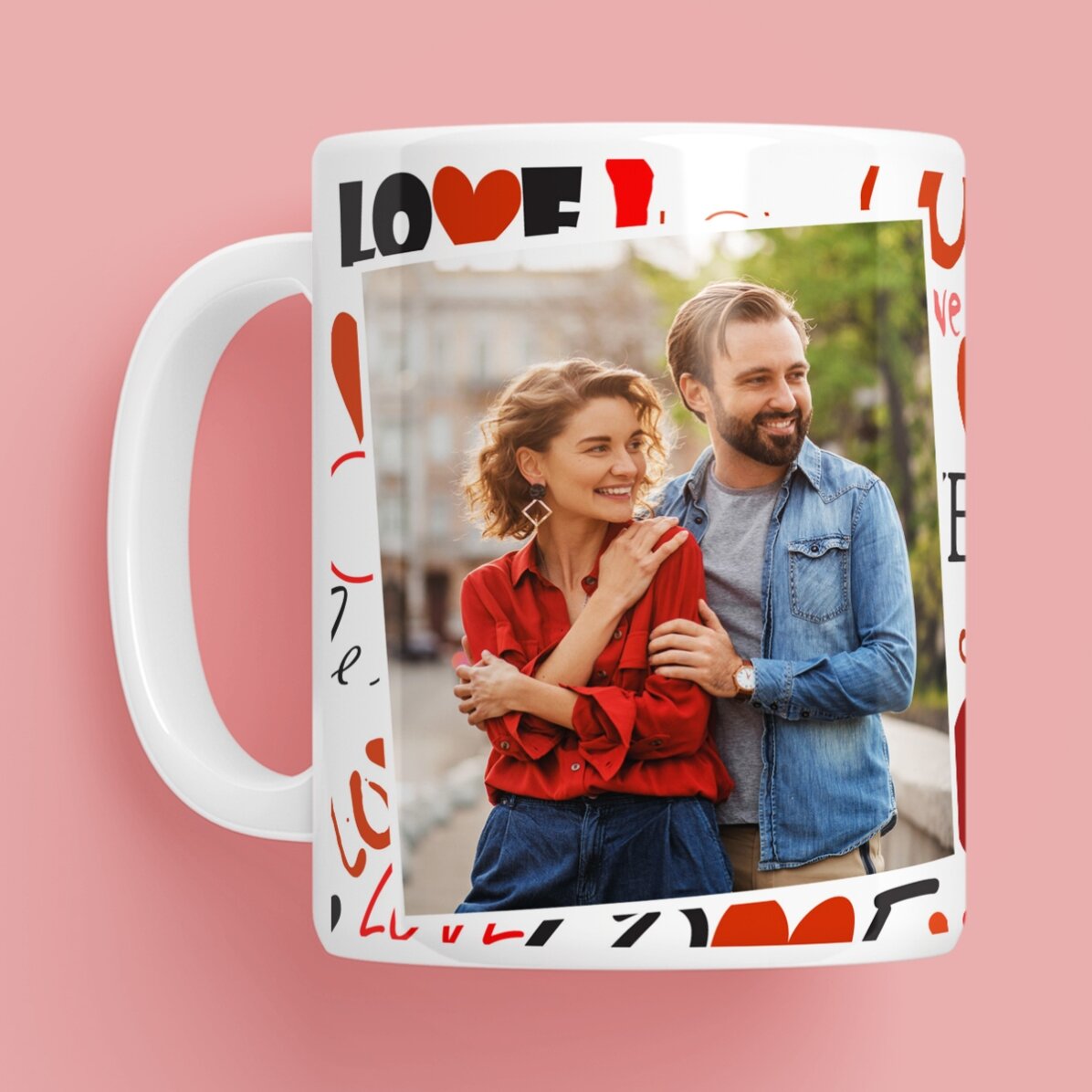 Taza personalizada con la palabra «Love» y una foto