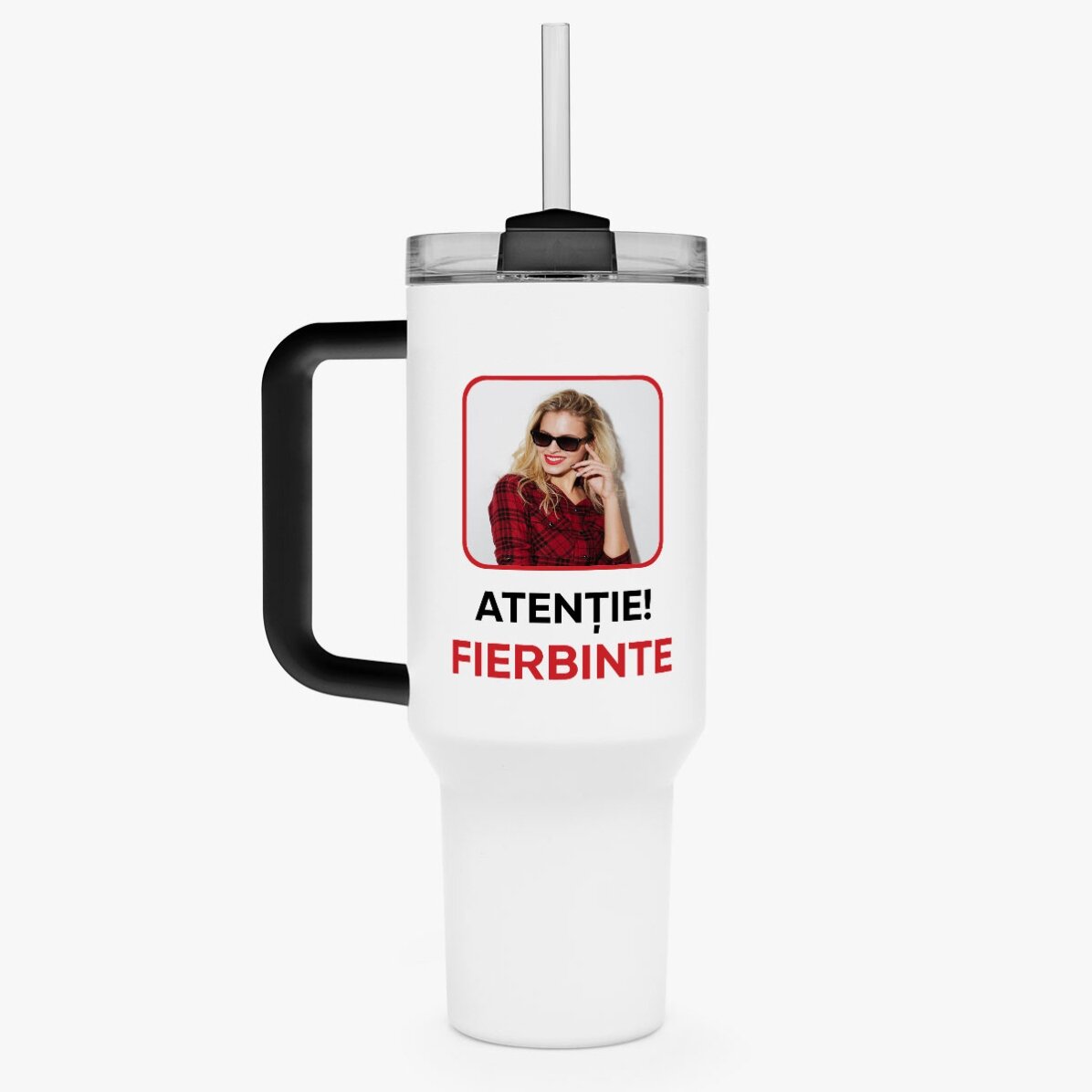 Taza termo con asa y pajita, personalizada con una foto y un texto - Fierbinte