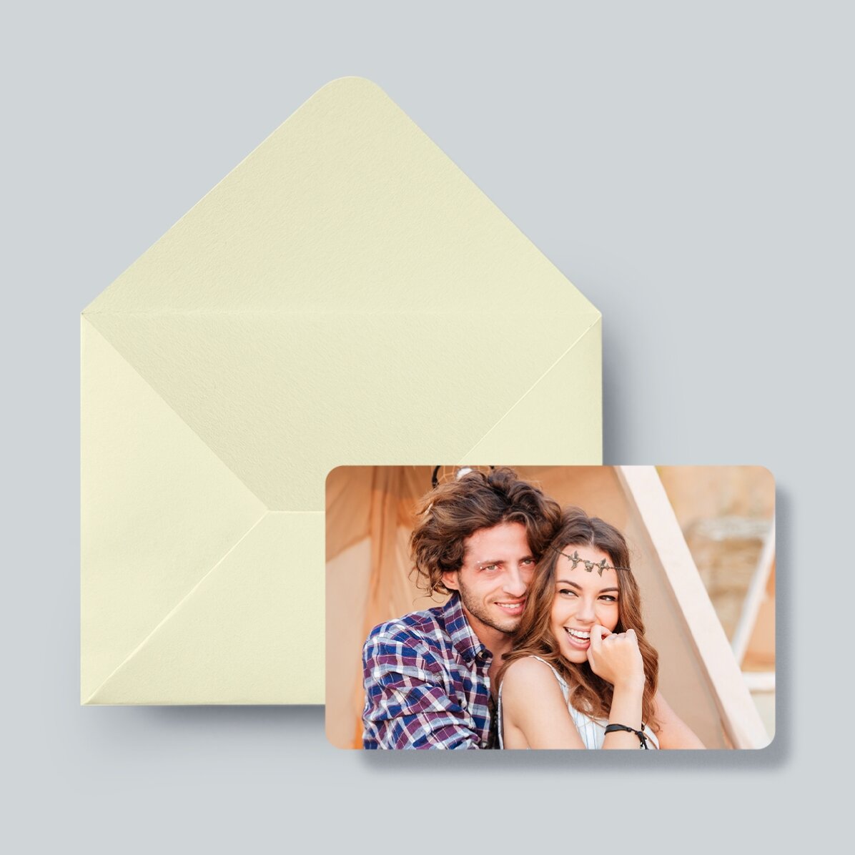 Tarjeta de aluminio personalizada por ambas caras con fotos en formato horizontal