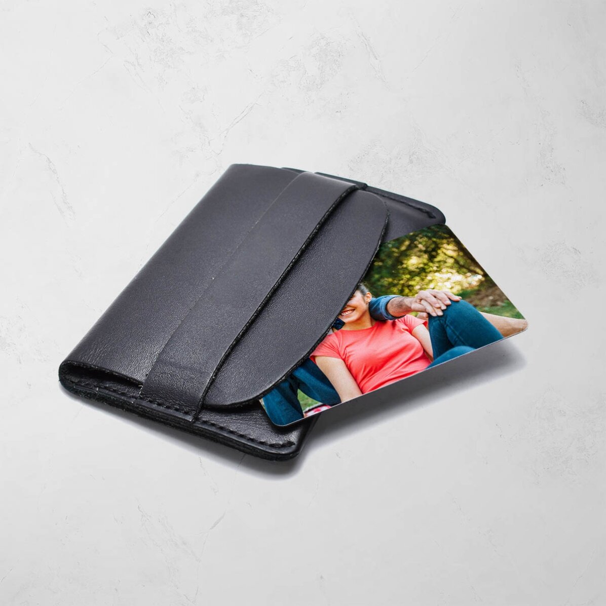 Tarjeta de aluminio personalizada por ambas caras con una foto y un texto
