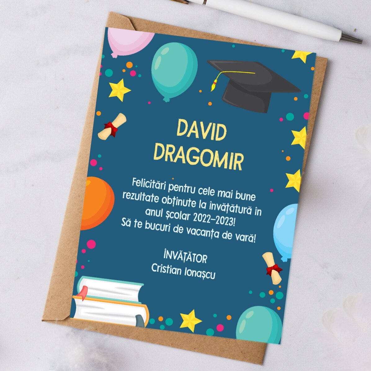 Tarjeta personalizada con mensaje para niños: fin de curso escolar