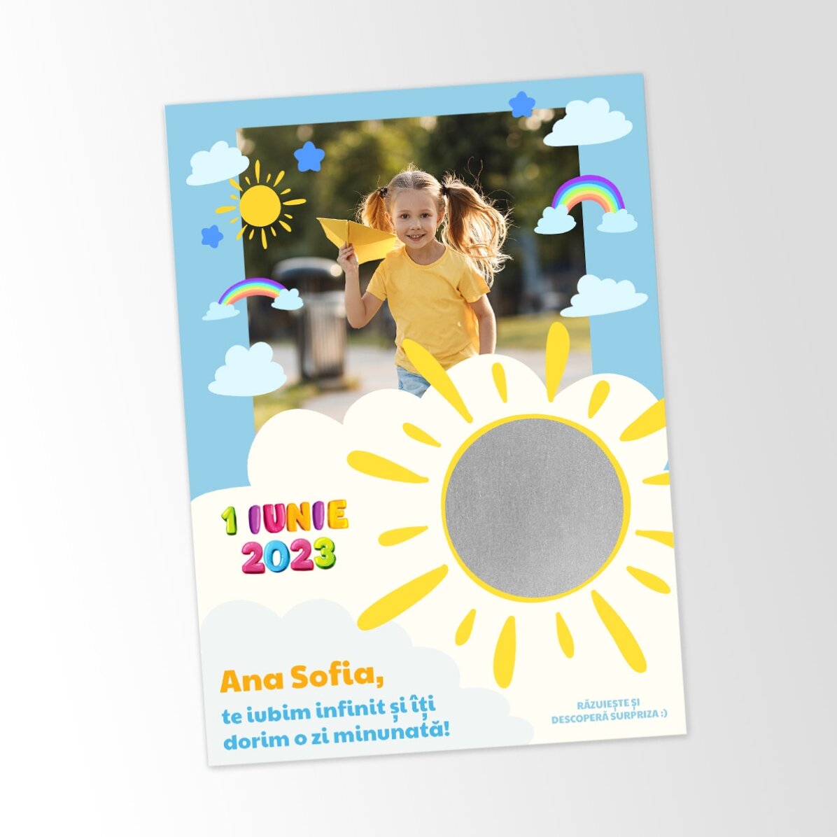 Tarjeta rasca y gana personalizada con foto y mensaje para los niños, para el 1 de junio