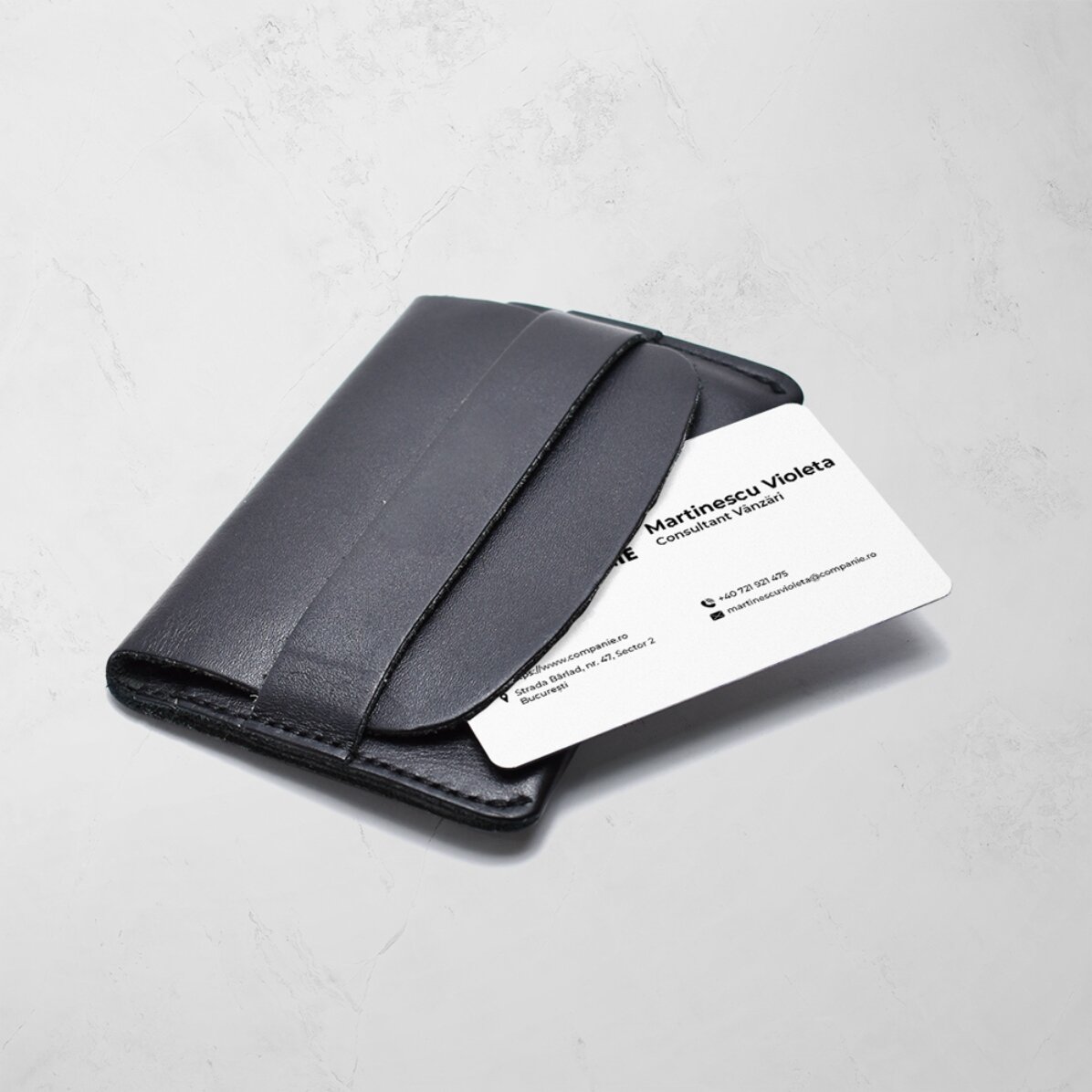 Tarjeta de visita de aluminio personalizada a doble cara con código QR y datos de contacto