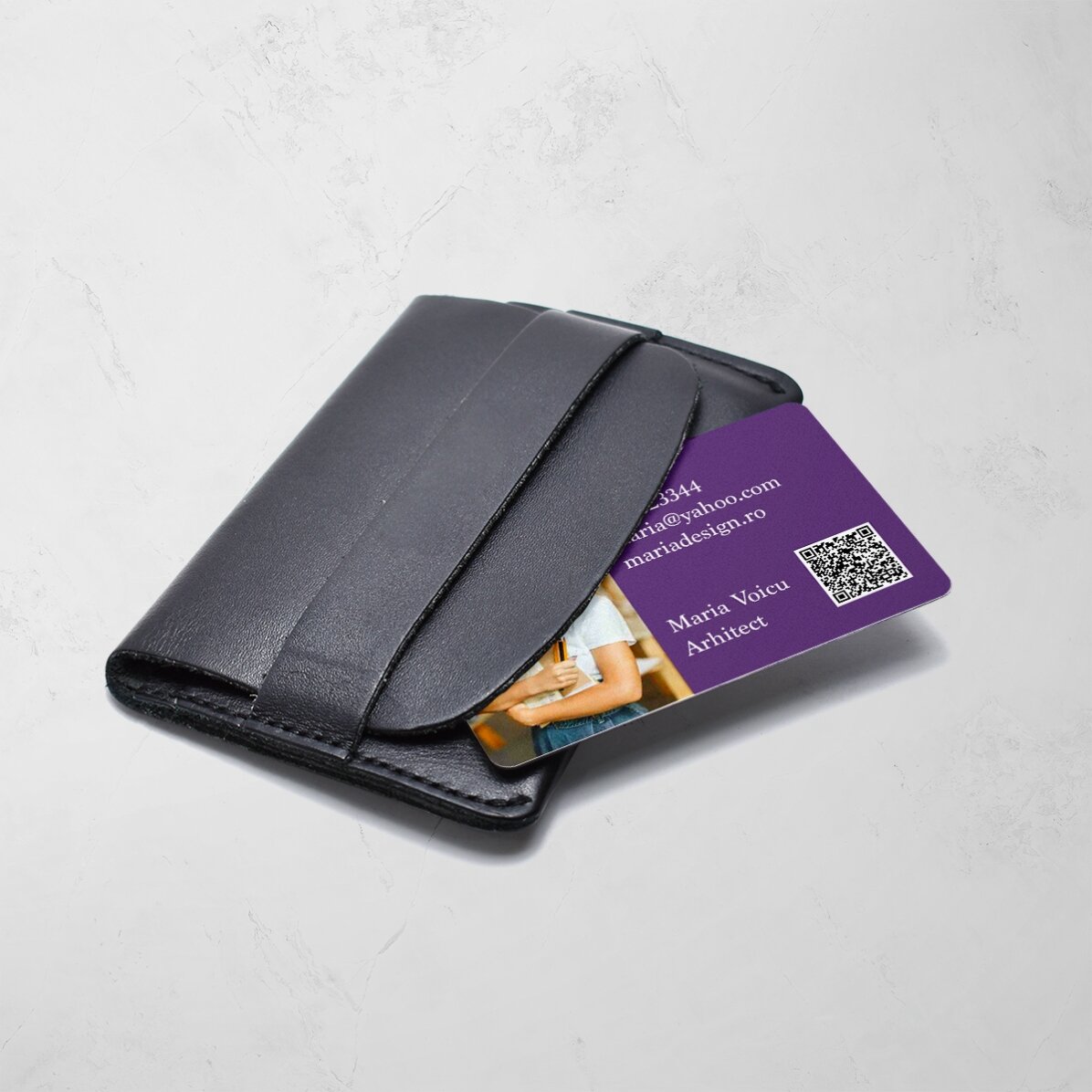 Tarjeta de visita de aluminio personalizada a doble cara con foto, mensaje y código QR - Monograma
