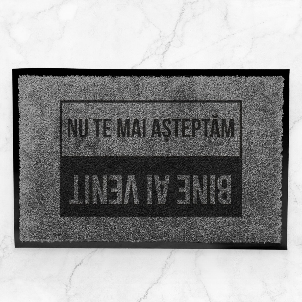 Alfombra de entrada para interior personalizada con texto: «Bienvenido, ya no te esperábamos»