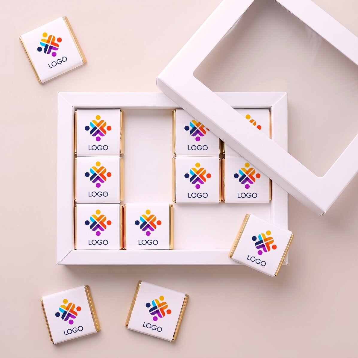 Caja de regalo con 12 minichocolates personalizados con el logotipo