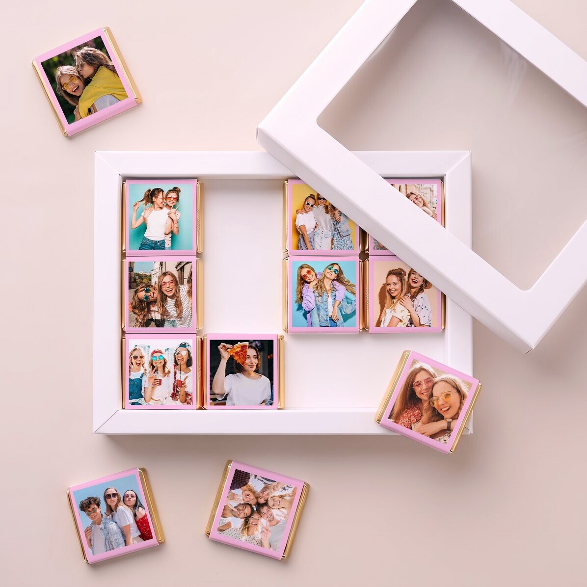 Caja de regalo con 12 minichocolates personalizados con fotos