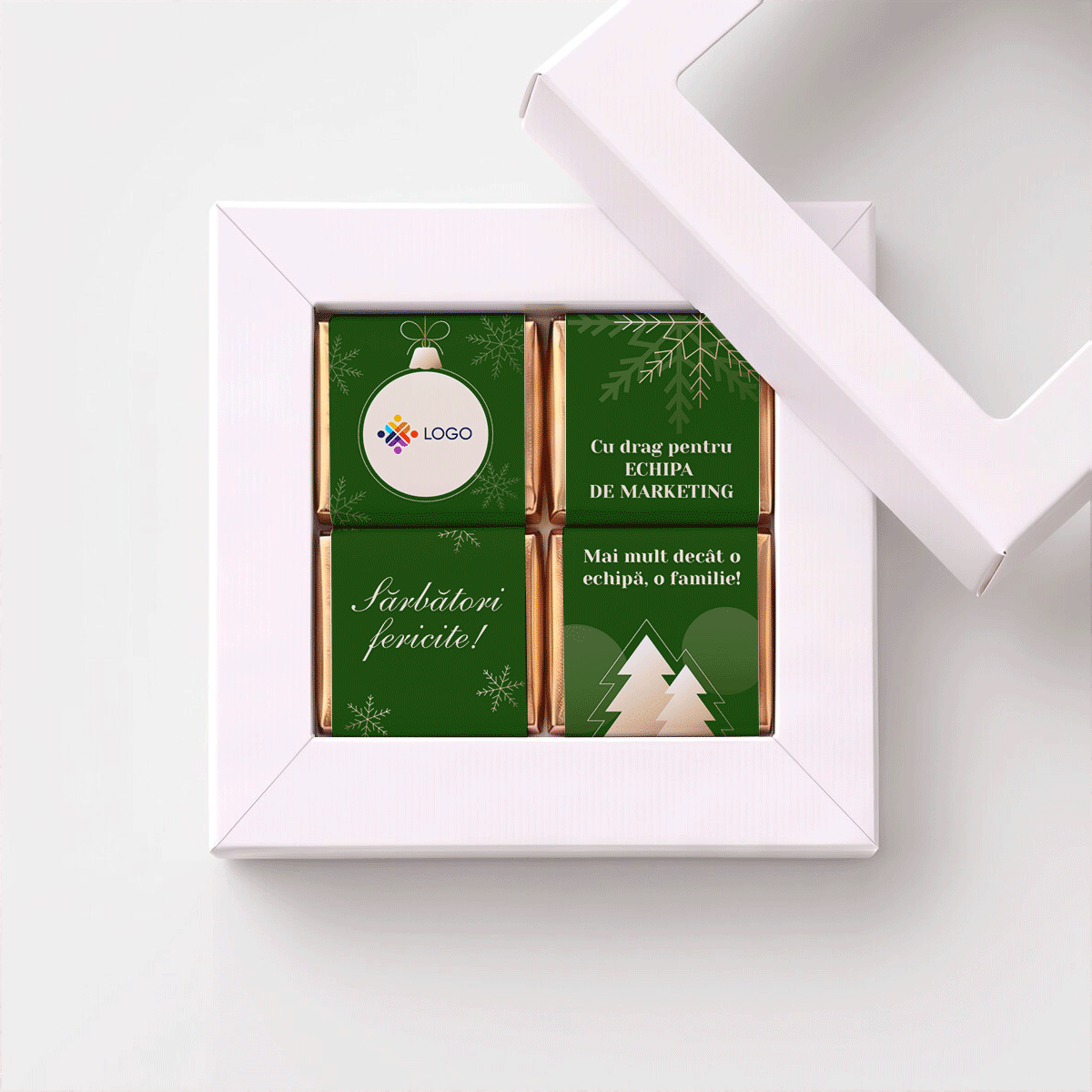 Caja de regalo con 4 mini bombones personalizados con el logotipo y un mensaje para el equipo