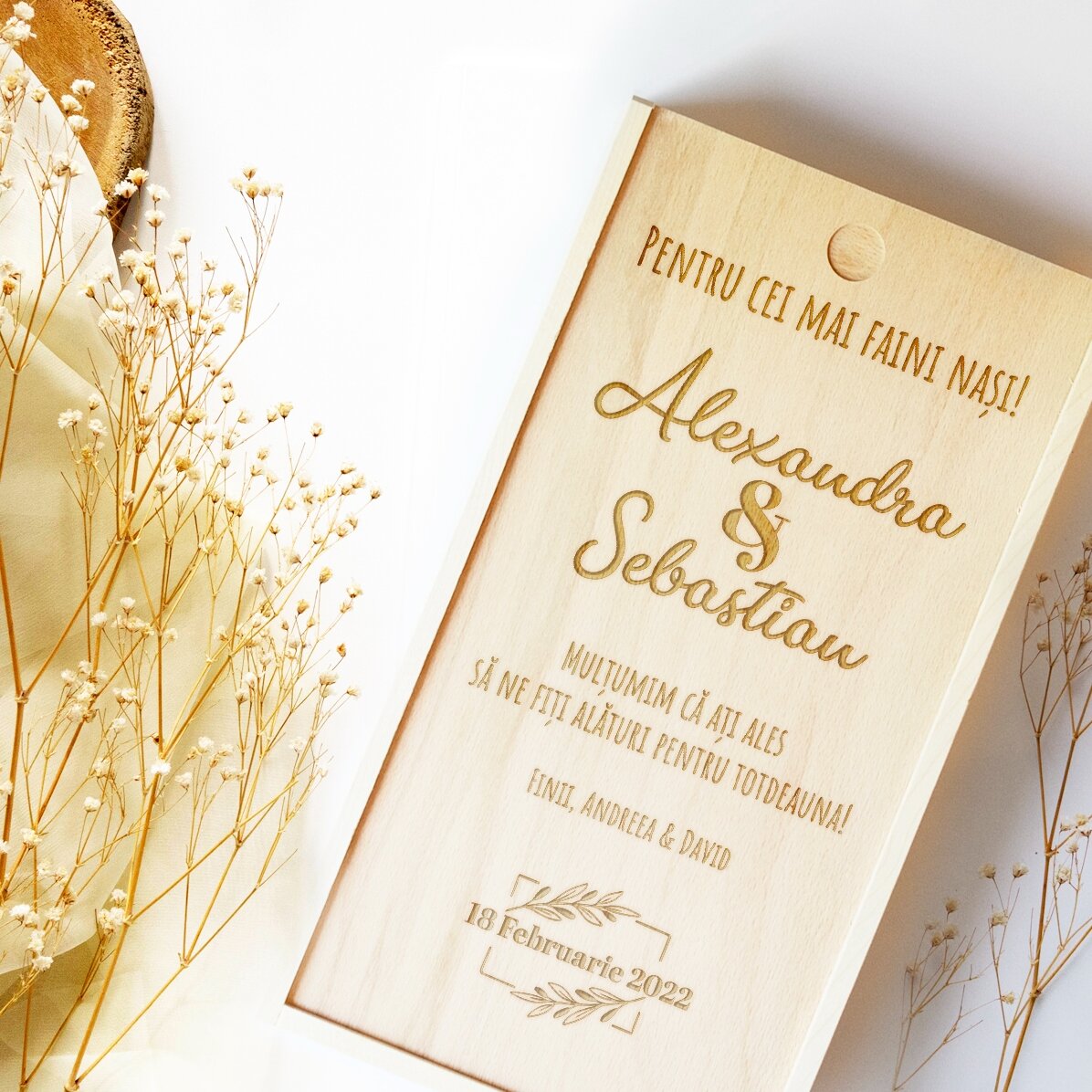 Caja de regalo personalizada de madera con fecha y mensaje - ¡Para los padrinos más geniales!