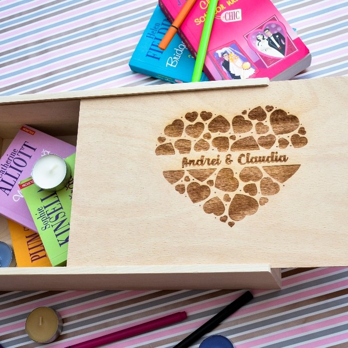 Caja de regalo personalizada de madera con vuestros nombres