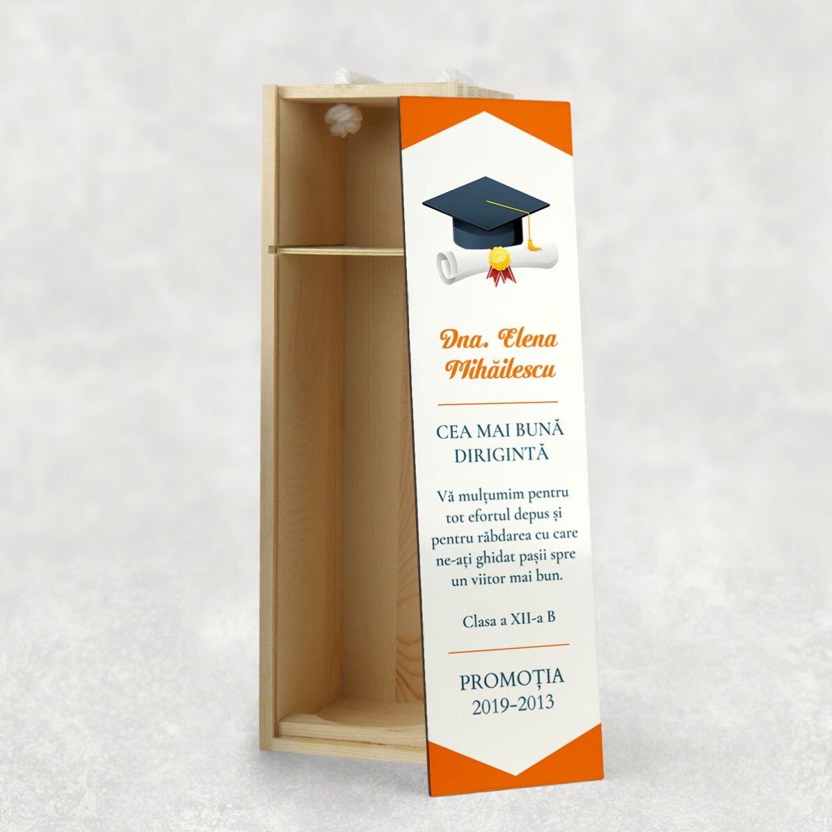 Caja de vino para una botella personalizada con un mensaje de graduación