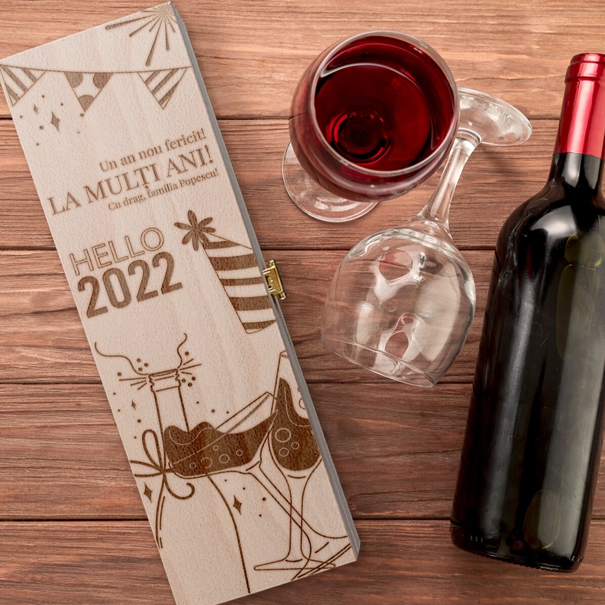 Personalised wine box with the message "Happy Birthday!"