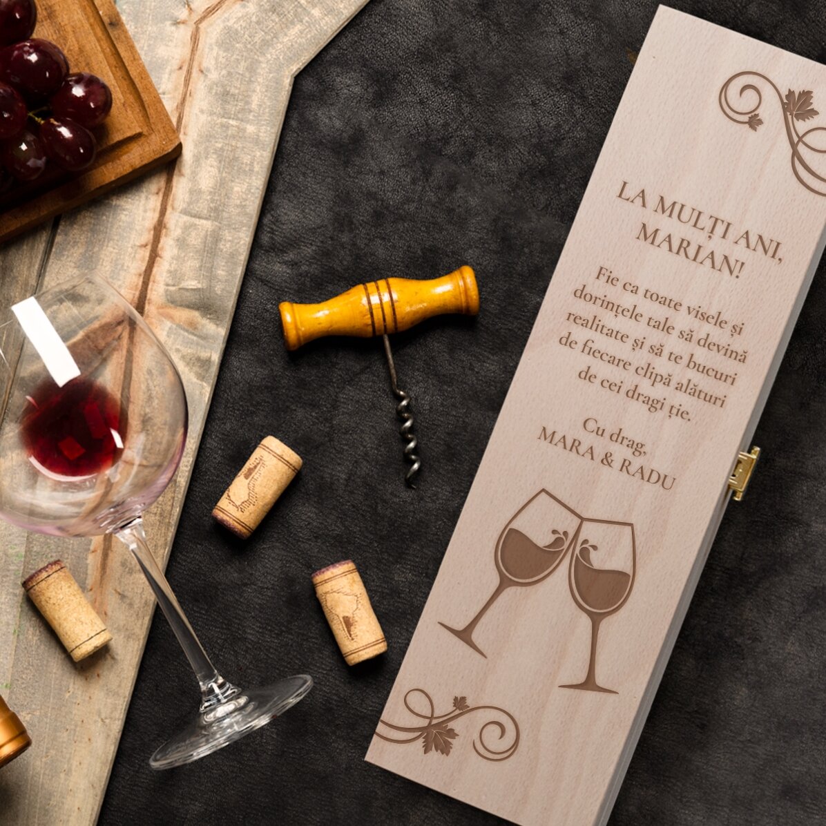 Caja de vino personalizada con mensaje: «Feliz cumpleaños»